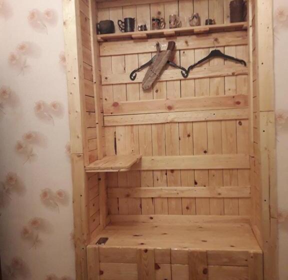 اتاق یک تخته با چشم‌انداز باغ, Master S House Dayan