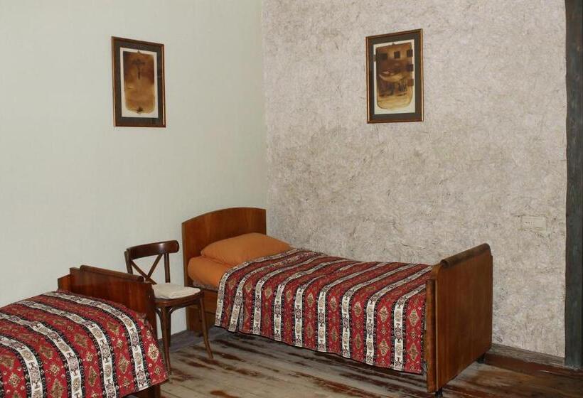 Economy Triple Room, Master S House Dayan