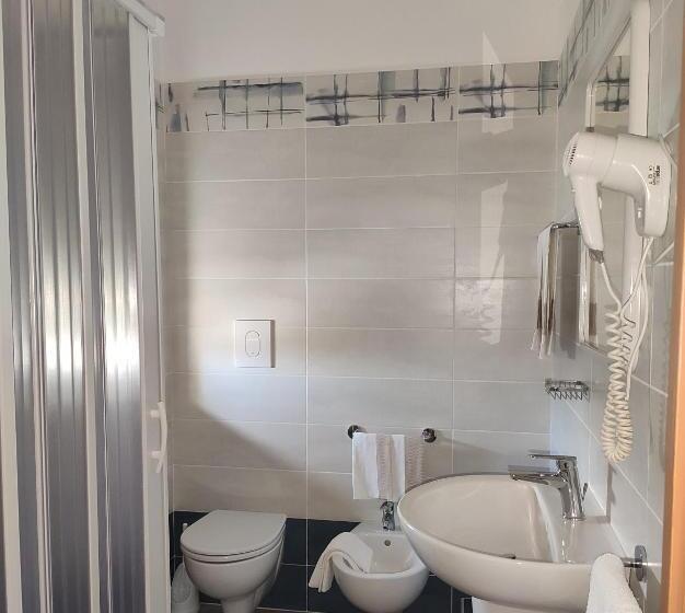 Quarto Triplo Estandar, Ponte