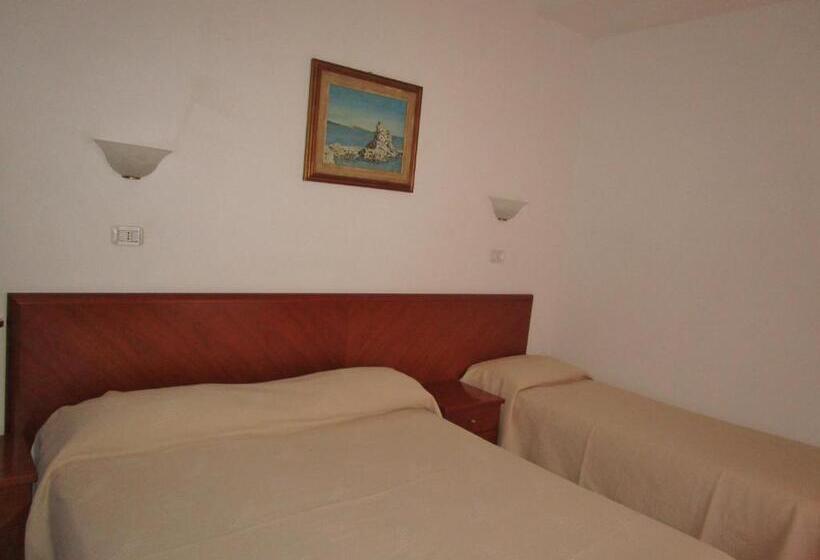 Quarto Triplo Estandar, Ponte