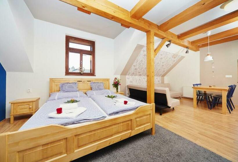 سوییت خانوادگی, Vltavska Pohadka