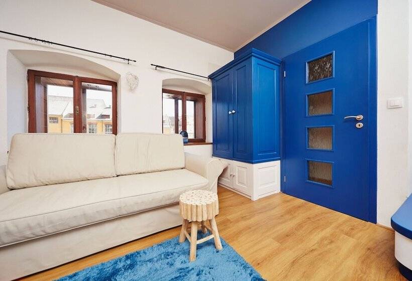 سوییت خانوادگی, Vltavska Pohadka