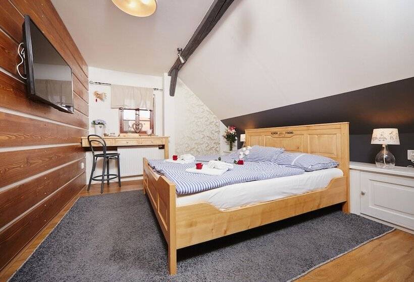 اتاق لوکس, Vltavska Pohadka