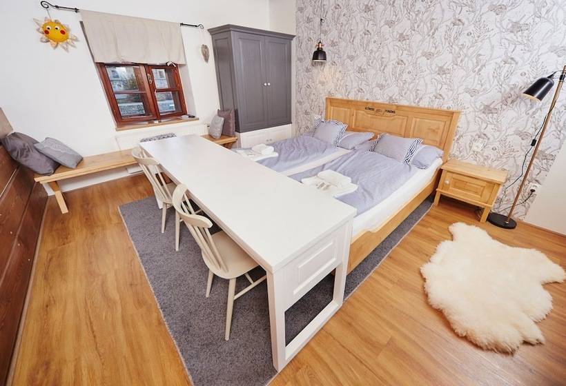 اتاق لوکس, Vltavska Pohadka