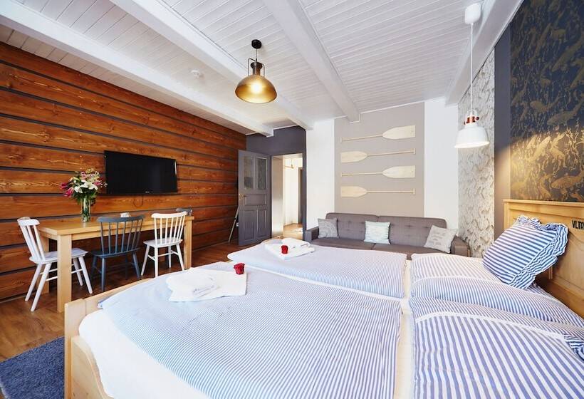 اتاق لوکس سه تخته, Vltavska Pohadka