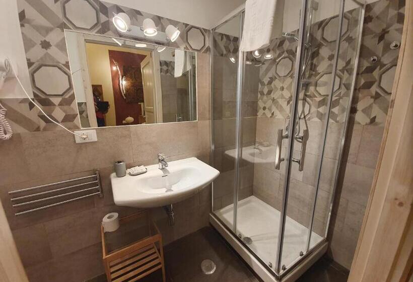 استودیوی استاندارد, Corso 211 Beds & Suites