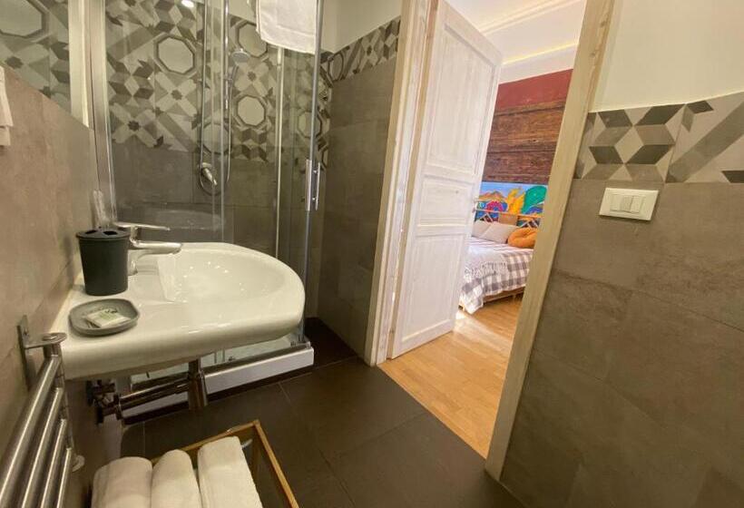 استودیوی استاندارد, Corso 211 Beds & Suites