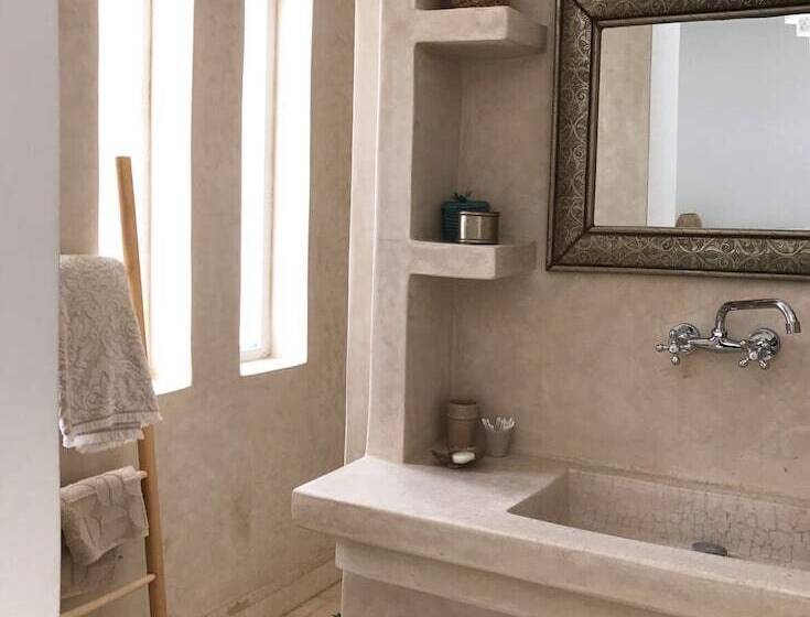 اتاق لوکس, Riad Z