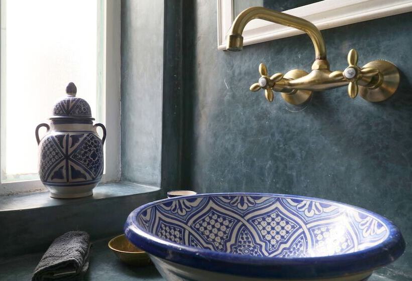 اتاق لوکس, Riad Z