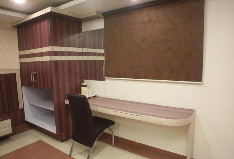 デラックスルーム, Avinash Residency