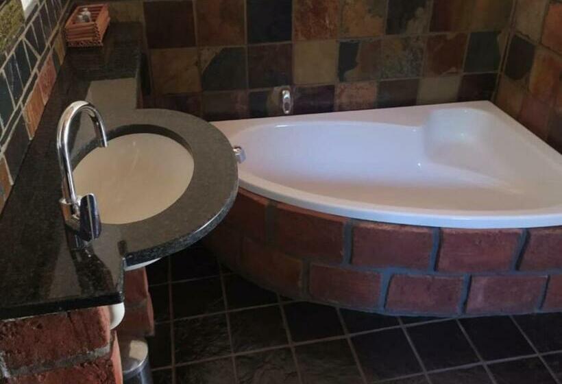 سوییت اجرایی, Nghunghwa Lodge