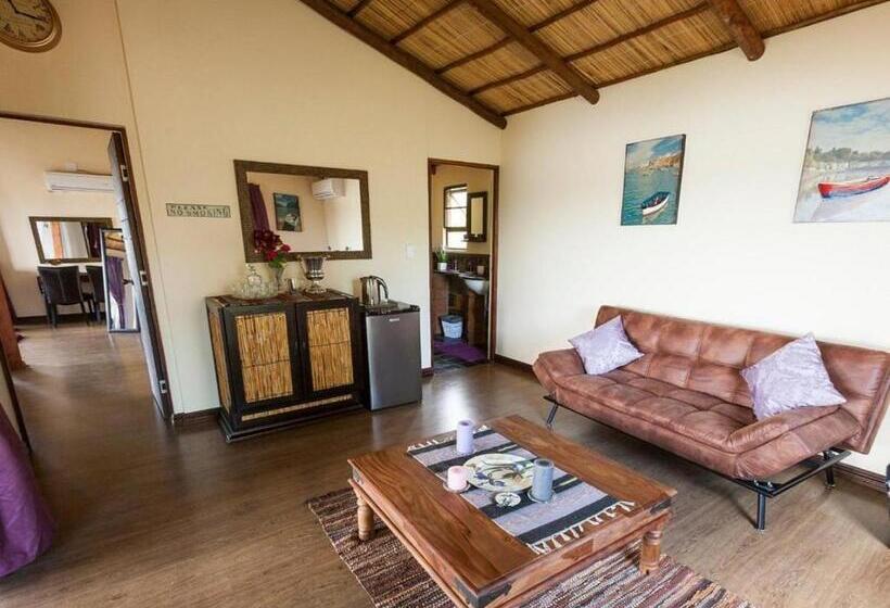 کلبه ییلاقی, Nghunghwa Lodge