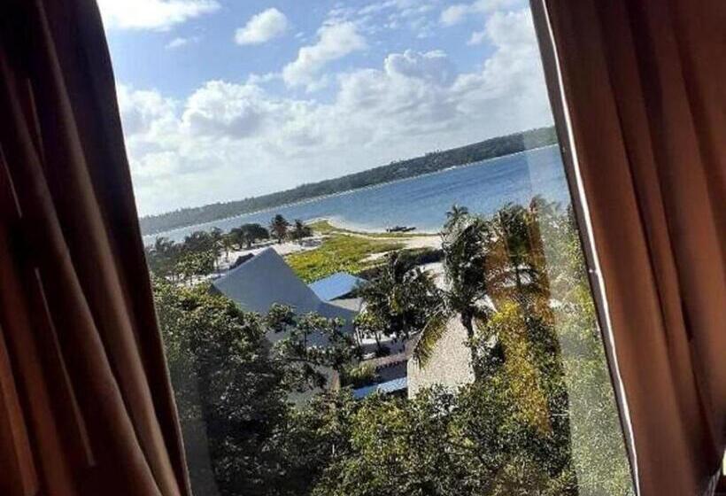 کلبه ییلاقی, Nghunghwa Lodge