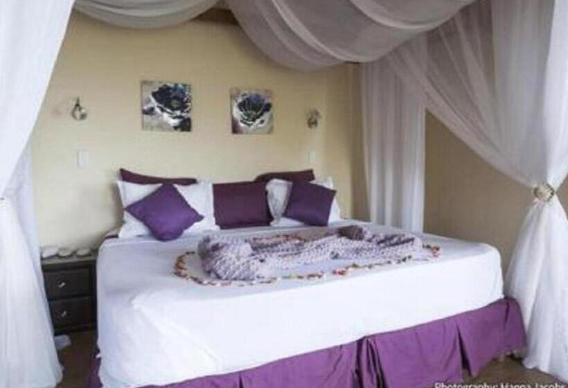 کلبه ییلاقی, Nghunghwa Lodge