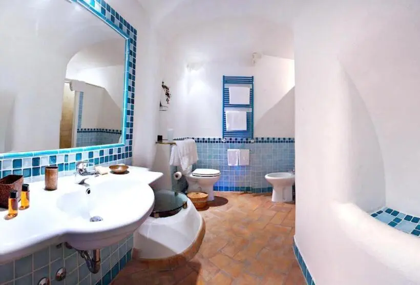 スイート, La Casa Degli Archi