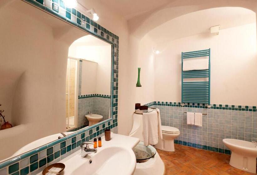 سوییت, La Casa Degli Archi