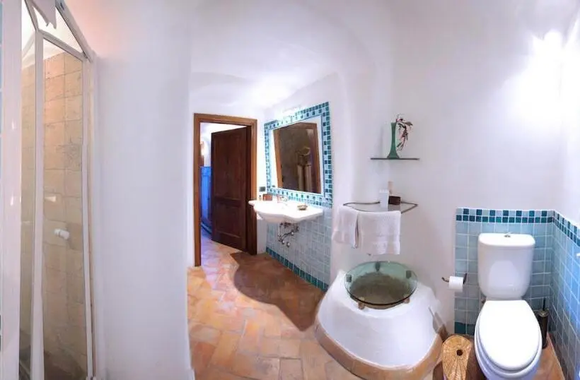 スイート, La Casa Degli Archi