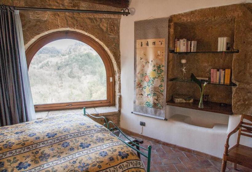 سوییت, La Casa Degli Archi