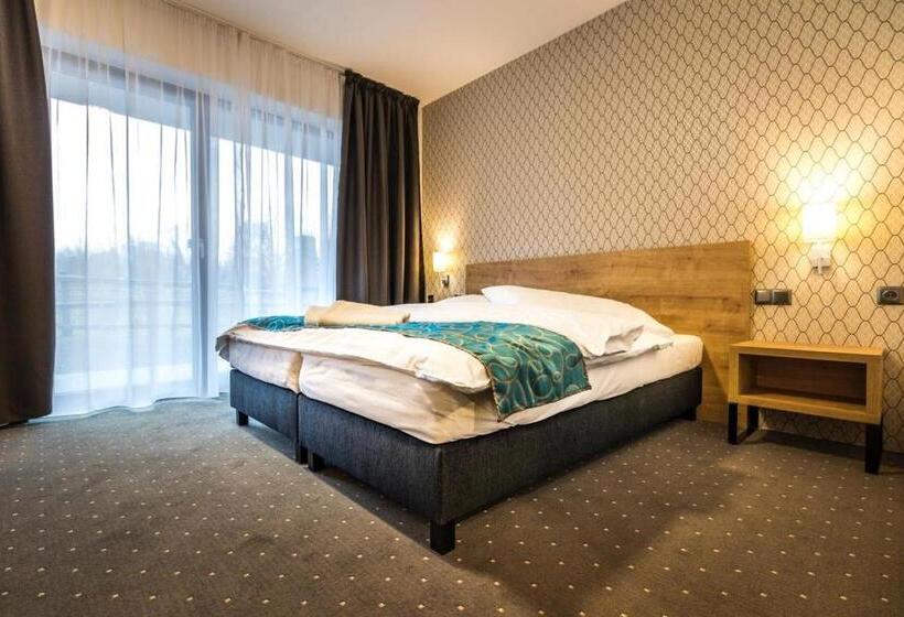 اتاق خانوادگی, Tatraline Jasna