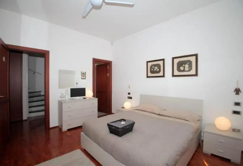 اتاق استاندارد سه نفره, Casa Ceruti