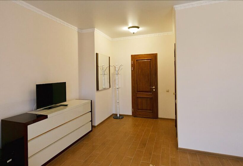 جناح, Dasn Hall Domodedovo