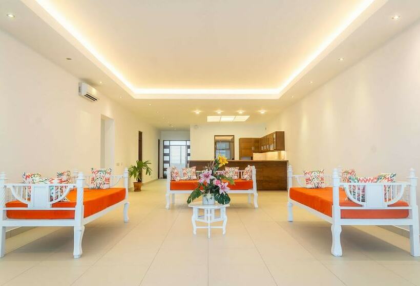 سوئیت مدیریتی 2 خوابه, Sun N Sand Beach Resort