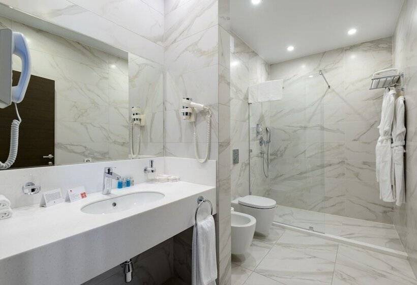 수피리어 룸, Azimut Hotel Kyzyl