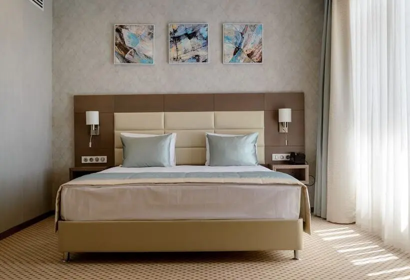 اتاق سوپریور سه تخته, Azimut Hotel Kyzyl