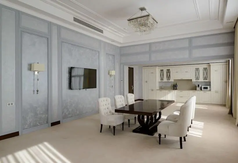 سوئیت 2 خوابه, Azimut Hotel Kyzyl