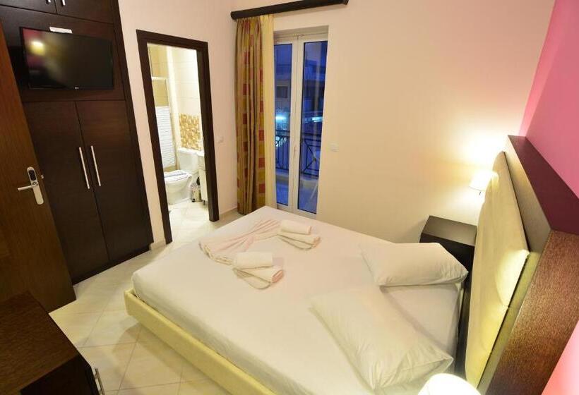 스탠다드 발코니 룸 측면 바다 전망, Kyani Akti