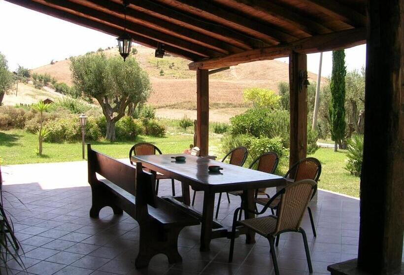 Номер Стандарт, Casale Farnesiana B&b