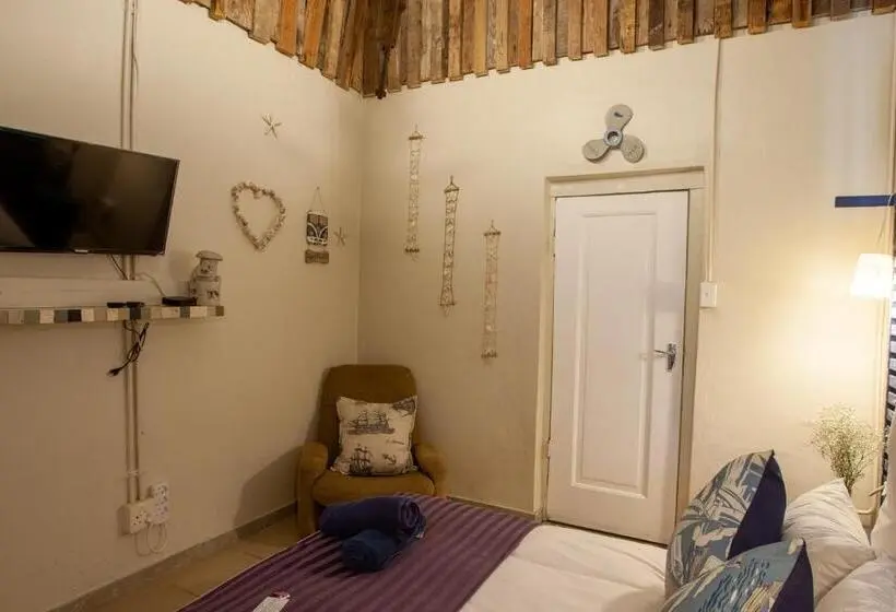 Perhehuone, Bedrock Guest Studios