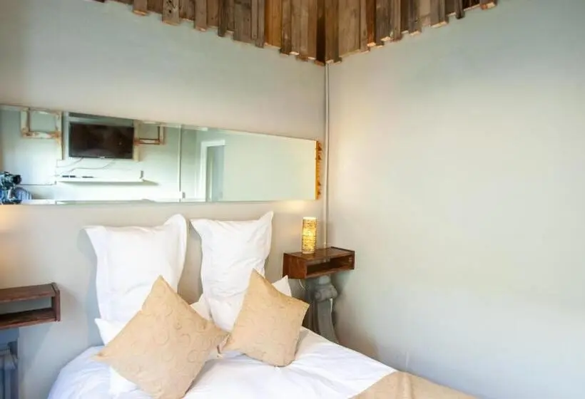 Basic-huone, Bedrock Guest Studios