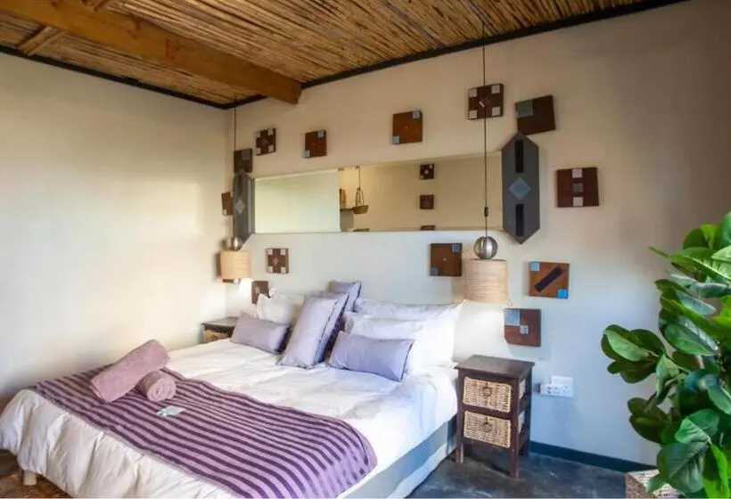 Deluxe Suite King Bed, Bedrock Guest Studios