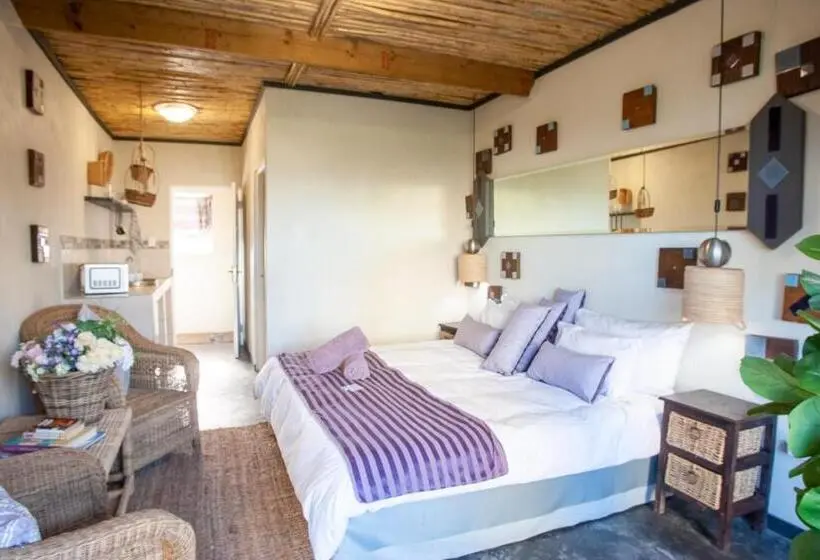 Deluxe Suite King Bed, Bedrock Guest Studios