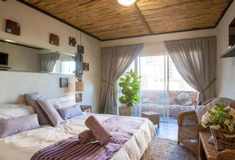 Deluxe Suite King Bed, Bedrock Guest Studios
