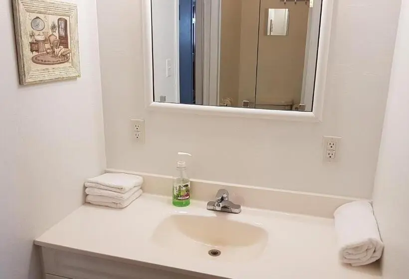 Standard room with outdoor bath, Preferred Rooms By Crestview Guest House