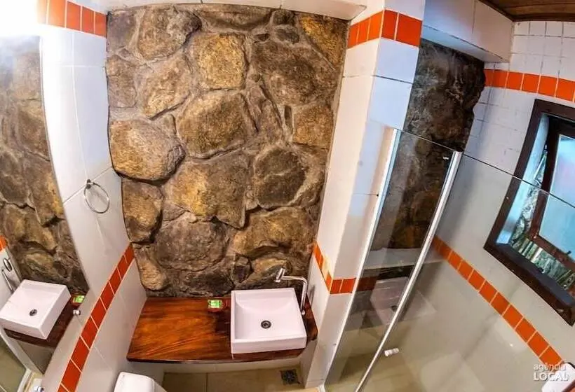 デラックススイート, Casa Bonita Hospedagem E Café