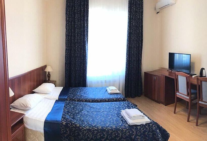 اتاق لوکس, Sergiy