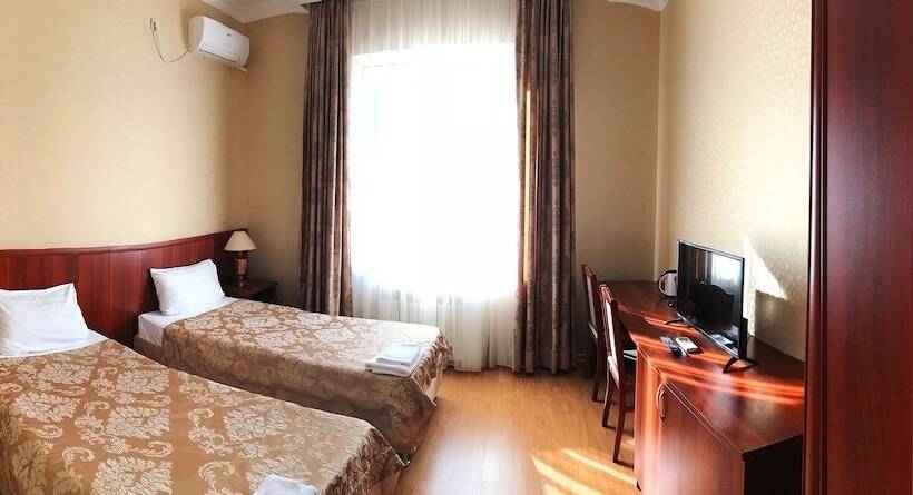 اتاق لوکس, Sergiy