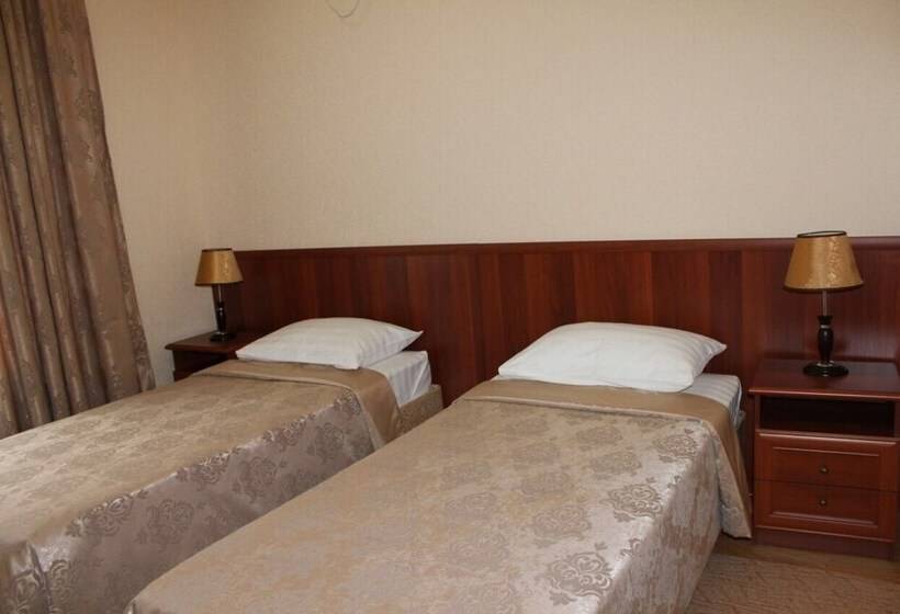 اتاق لوکس, Sergiy