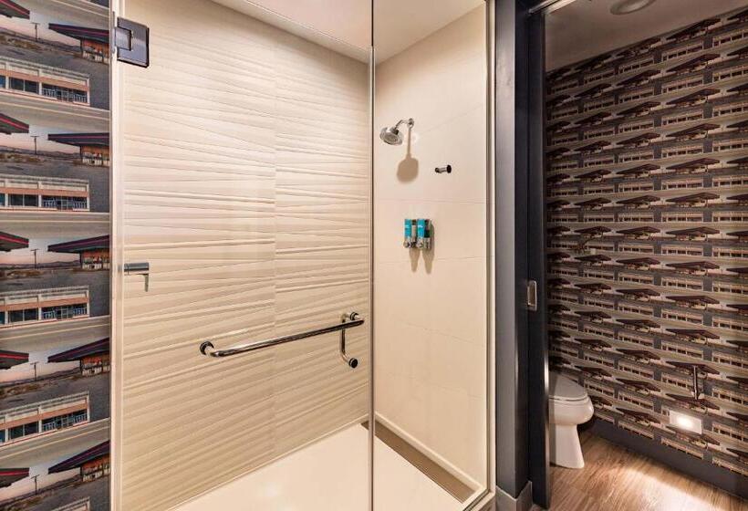 标准间, Aloft Savannah Downtown Historic District