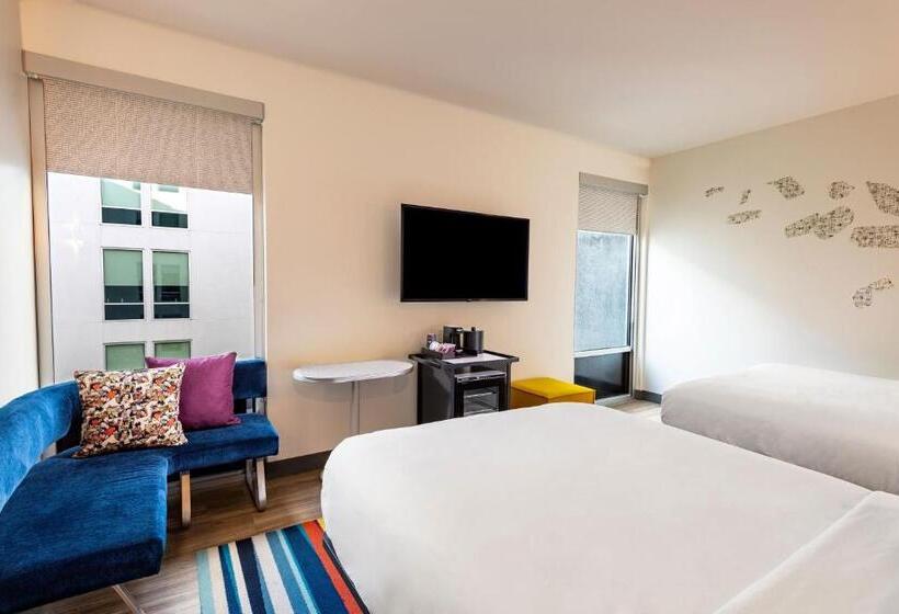 适合残疾人使用的标准间, Aloft Savannah Downtown Historic District