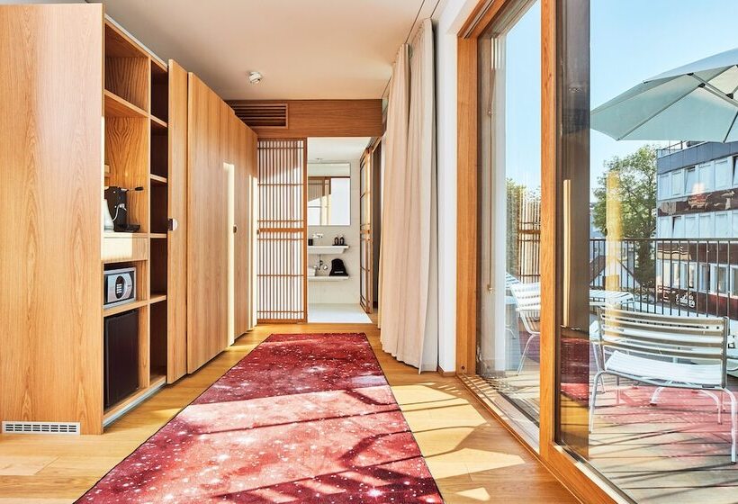 סוויטת קלאב, Art House Basel Member Of Design Hotels