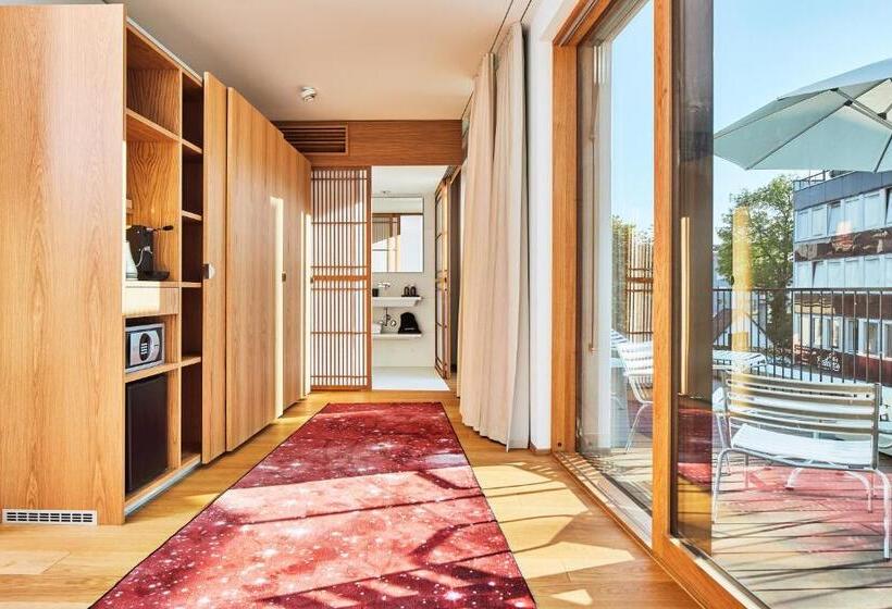 סוויטת קלאב, Art House Basel Member Of Design Hotels