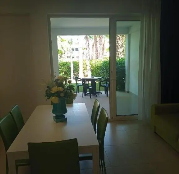 آپارتمان 1 خوابه همکف, I Giardini Di Zeus