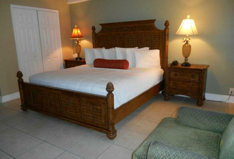 Deluxe Suite King Bed, The Bayside Inn & Marina