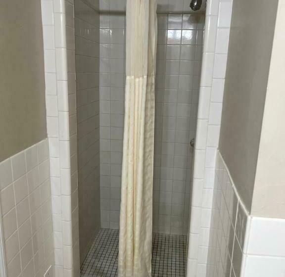 סוויטה, The Bayside Inn & Marina