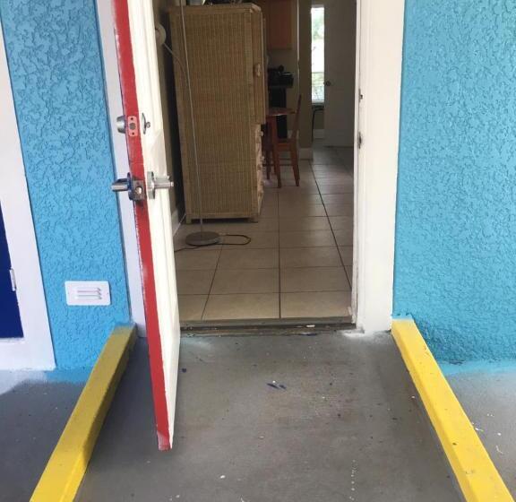 חדר סטנדרט מותאם לאדם עם מוגבלויות, The Bayside Inn & Marina