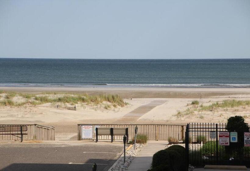 Deluxe Room View Sea with Balcony, Beach Colony Motel